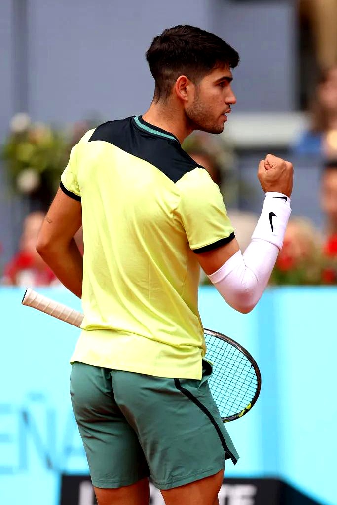 法网绝杀拉沃尔杯，阿尔卡拉斯点燃赛场