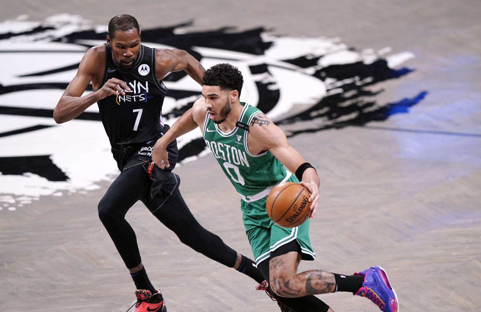 尼克斯逆转独行侠，保罗惊艳四座